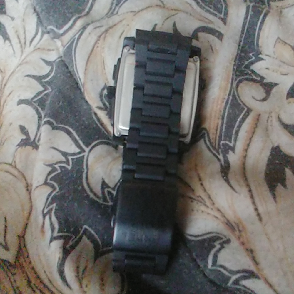 A watch - Picture 2 of 5